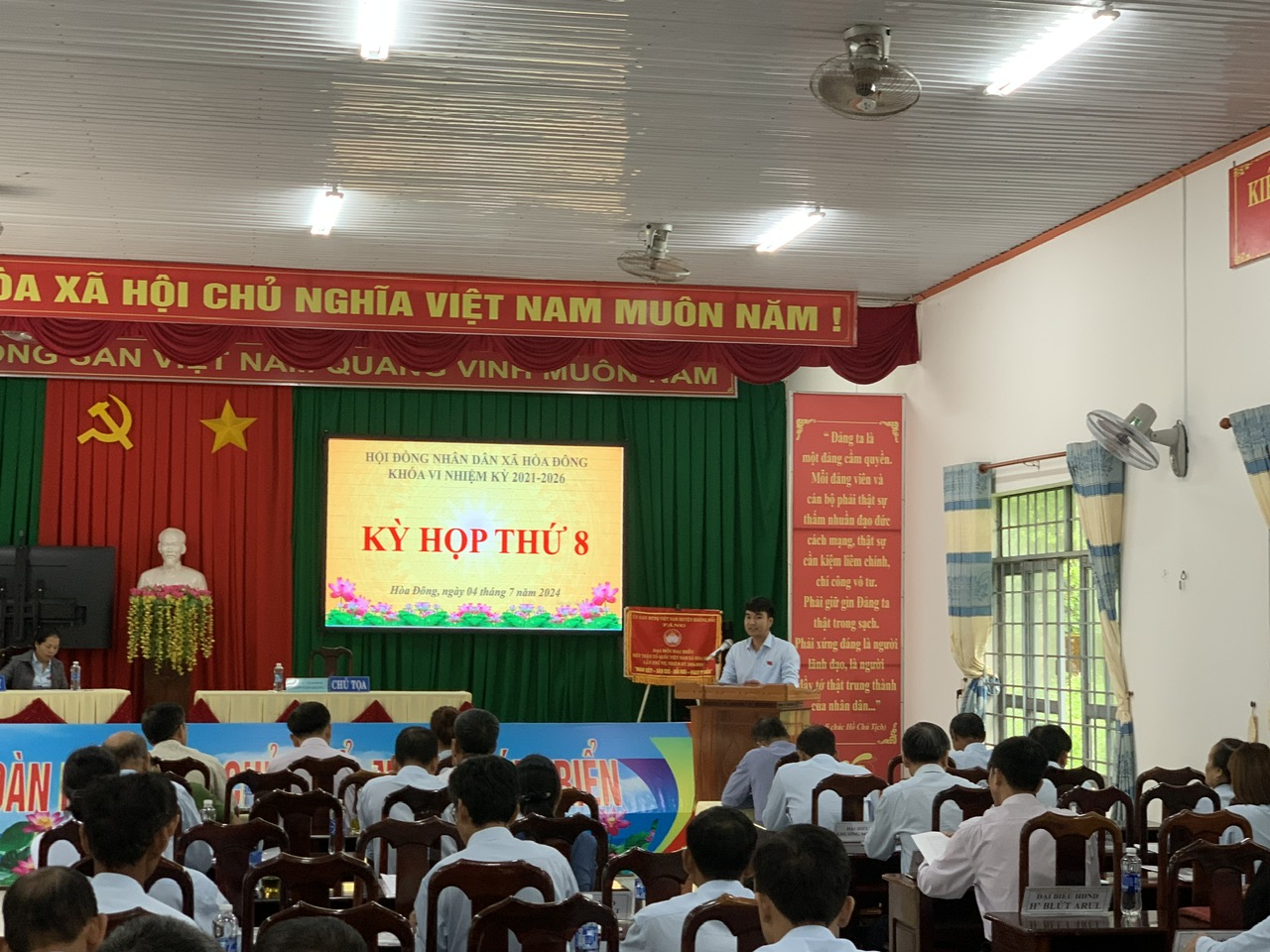 HĐND KỲ HỌP THỨ 8